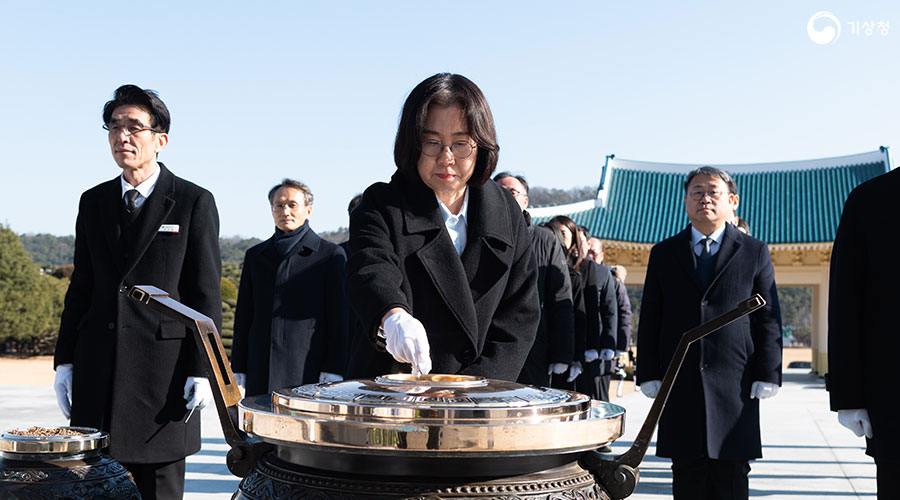 이미선 기상청장, 신년 맞아 현충원 참배